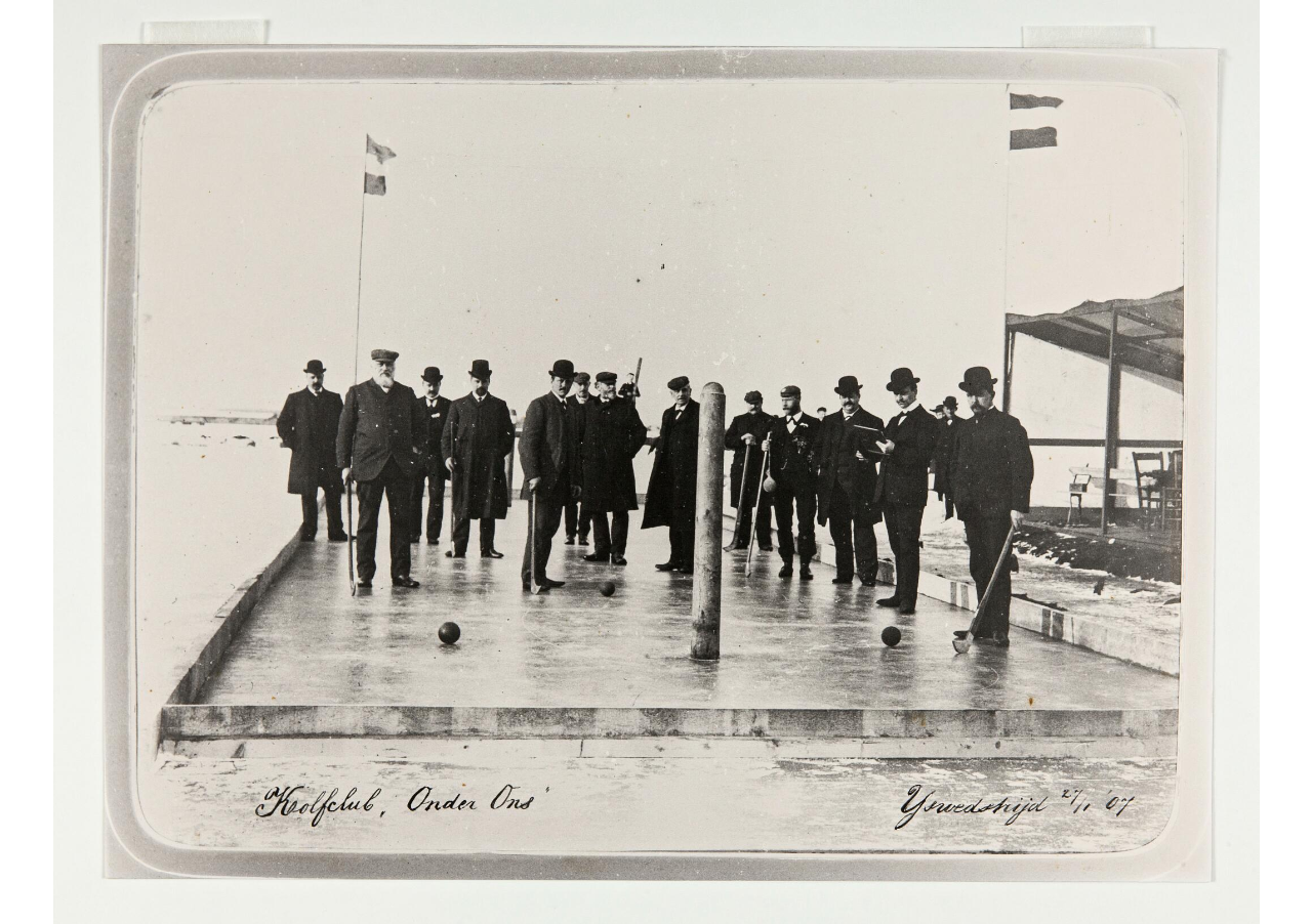 IJskolf, Onder Ons. 1907