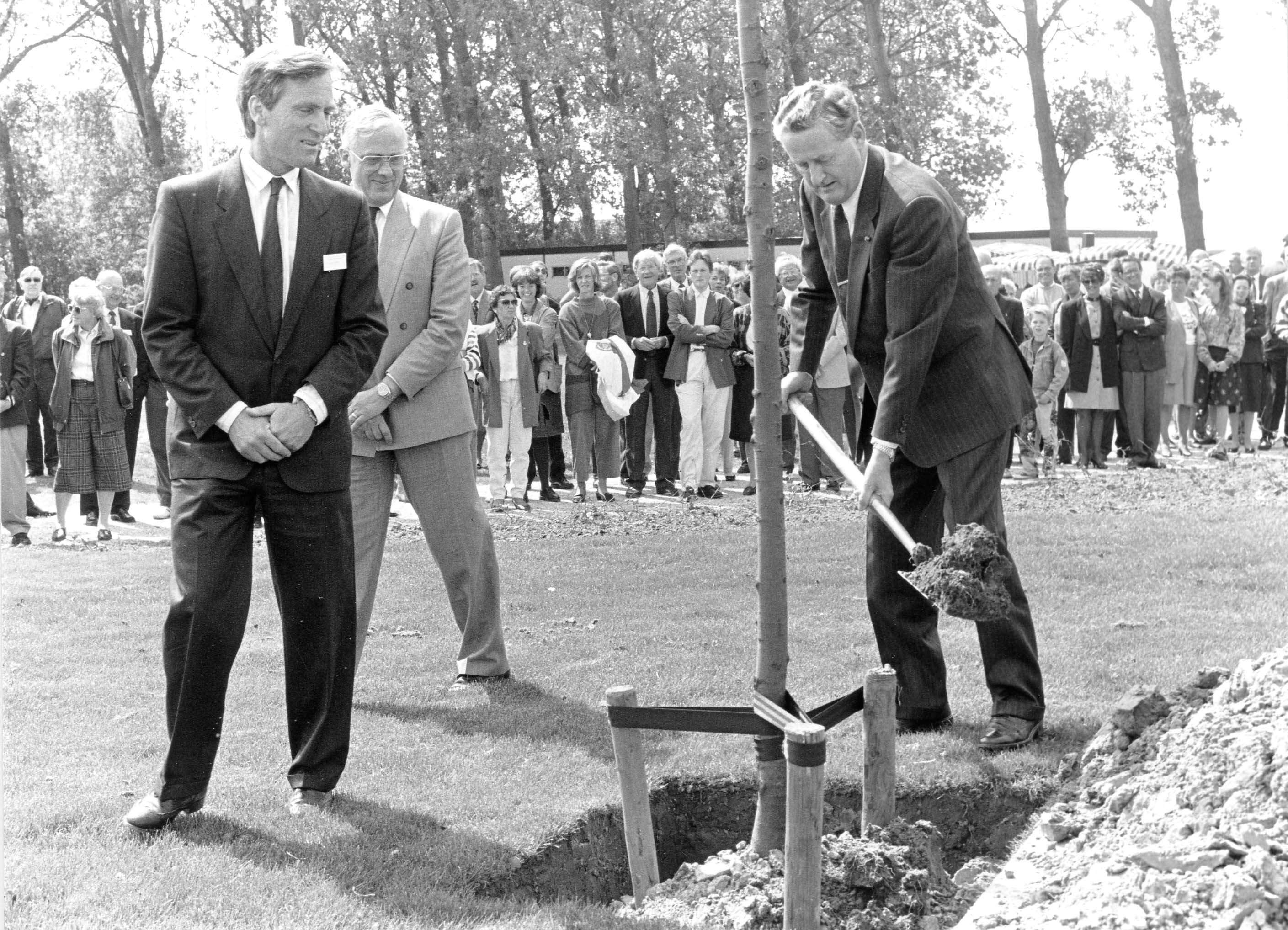 Opening Grevelingenhout, L.J. den Hollander, A. Vogelaar, C. Boertien - 1991