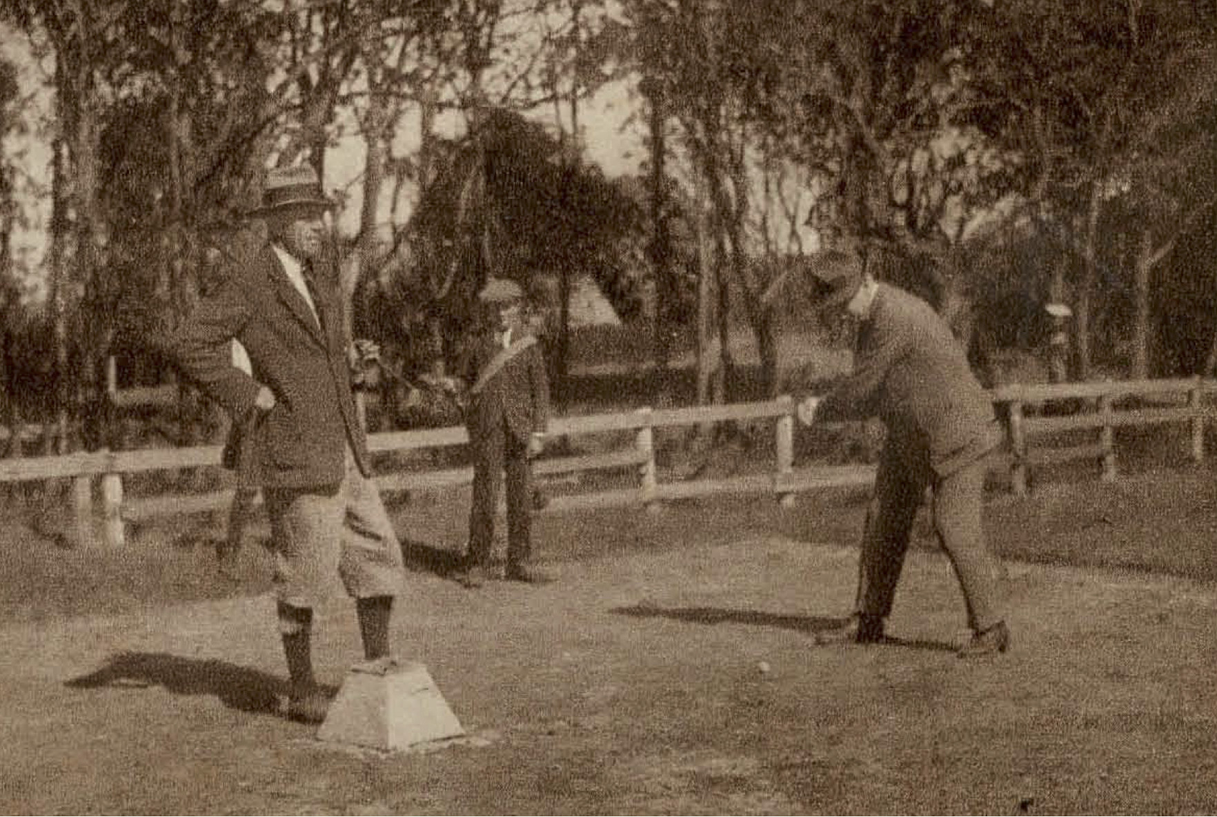 J.D.P.  ten Bosch op 3e tee - 1922