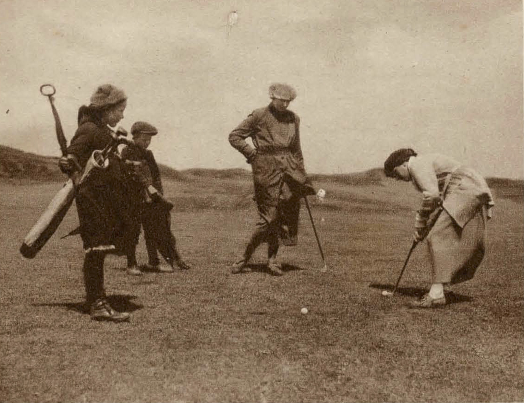 Lady Bailly puttend; Mrs. Wilkie - 1922