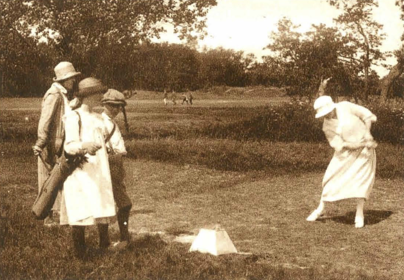 Mrs. Maneck op 10e tee - 1923