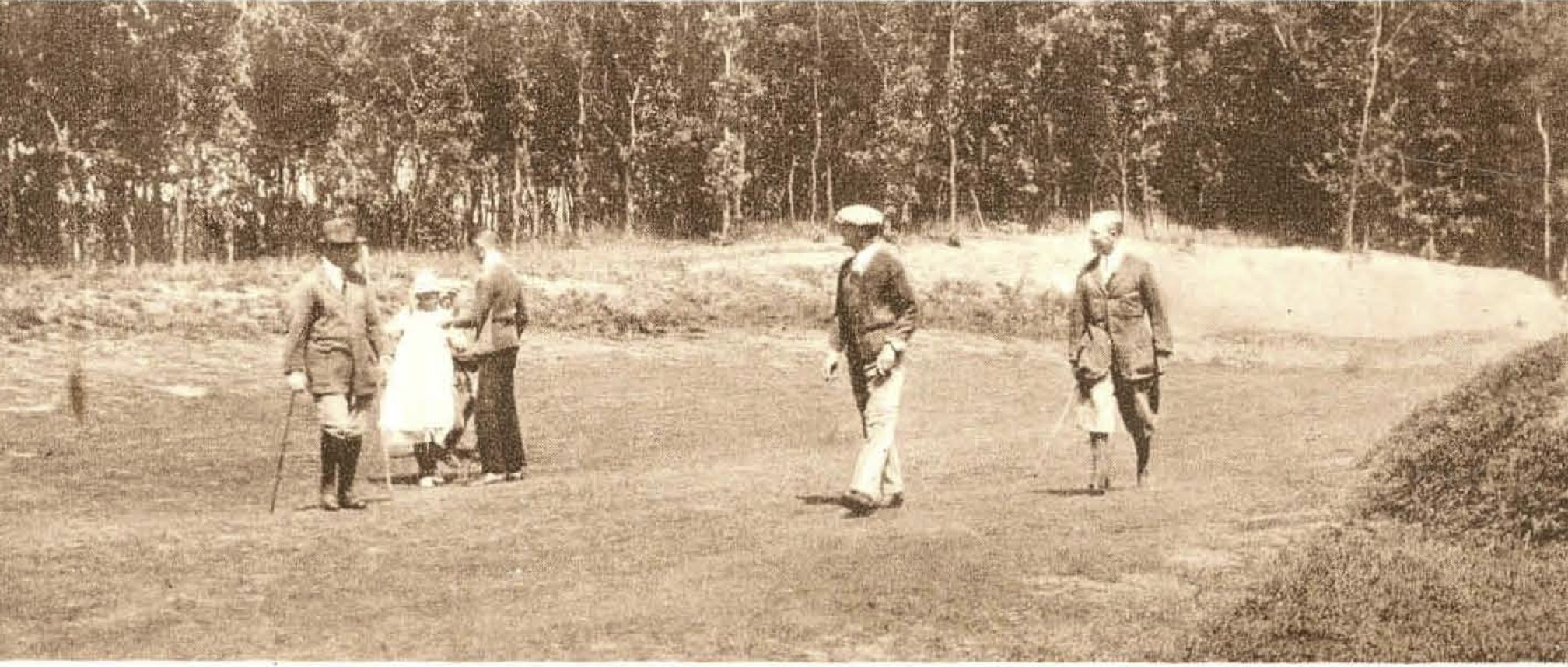 G. Putman Cramer; N. Snouck Hurgronje; A. Johnston; E. Williams - 1923