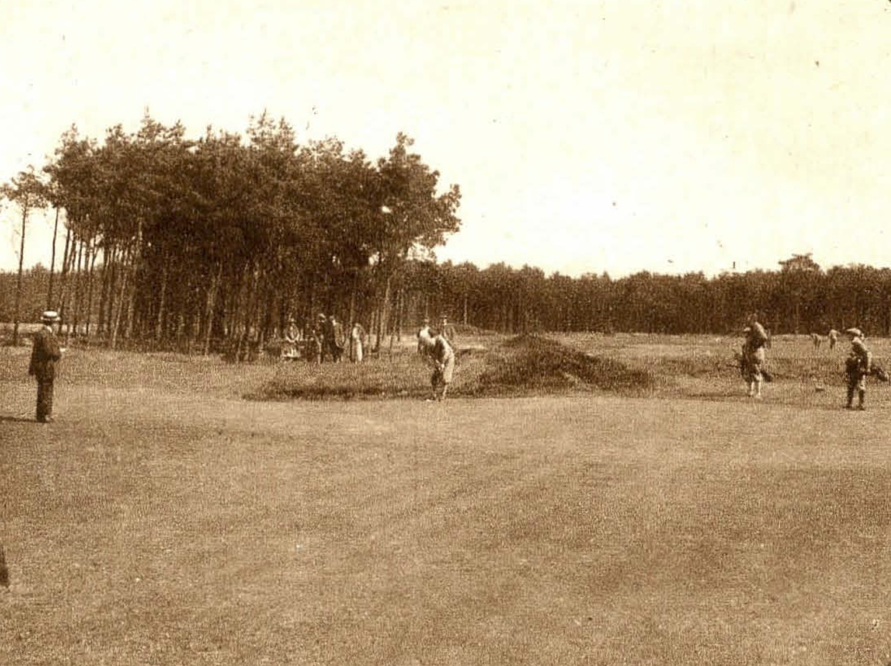 Aubrey Boomer puttend op green 3 - 1923