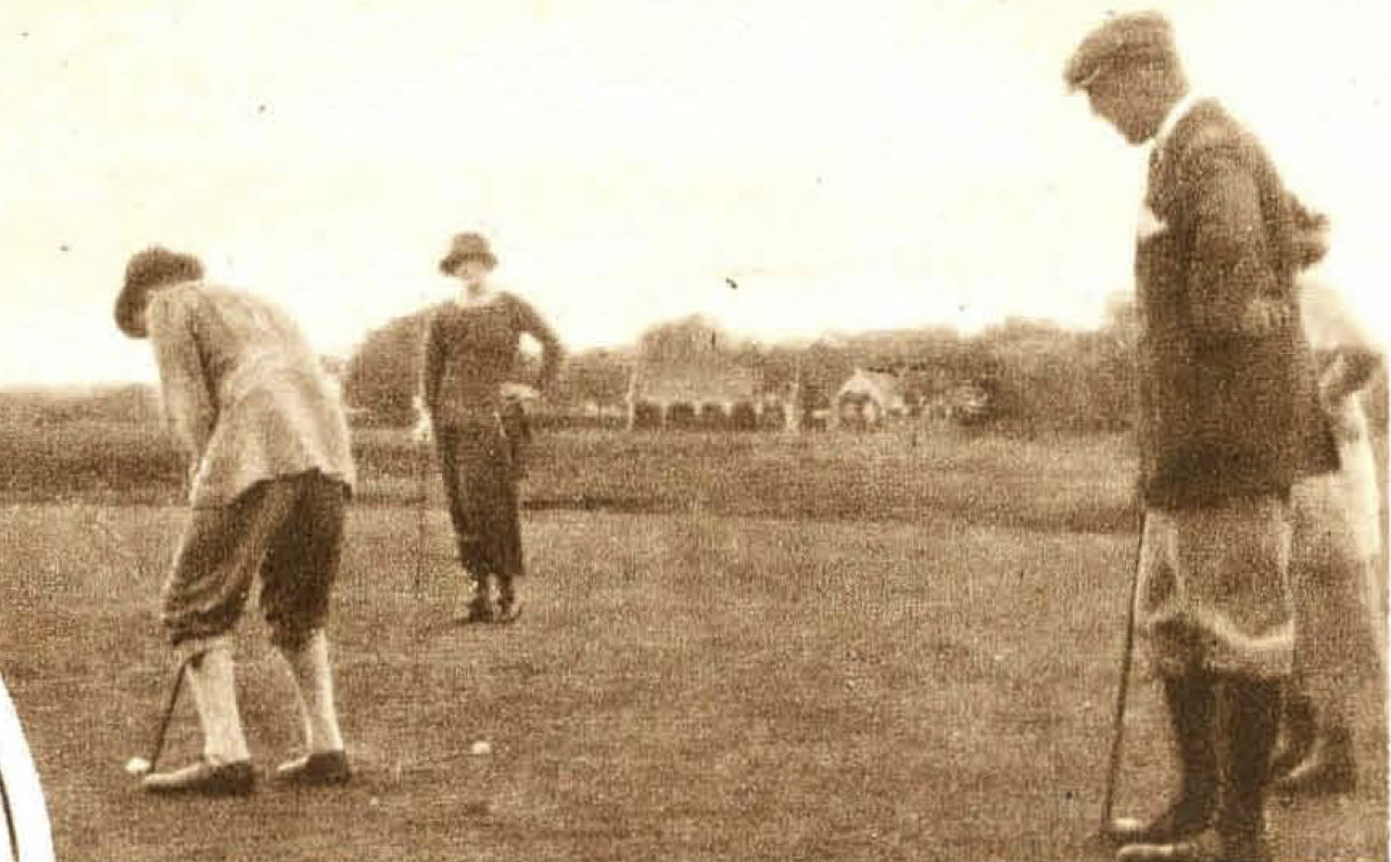 A.M. Snouck; Sweers de Landas - 1923