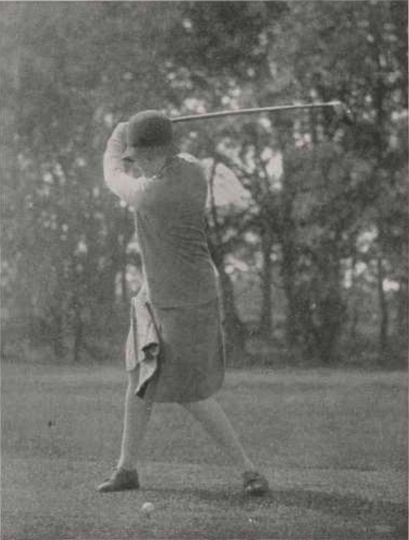 Frau E. Sellschop drijvend op 14e hole - 1929