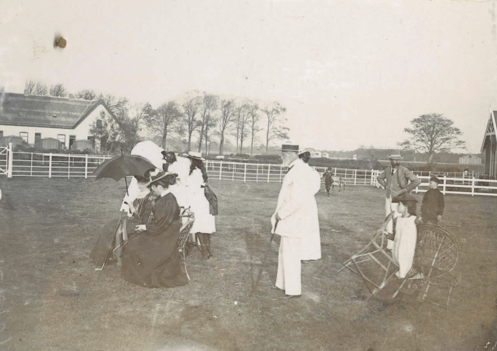 Lady Rumbold; Barones van Tuyll; H. Rumbold; Baron van Tuyll; I. van Brienen - 1895