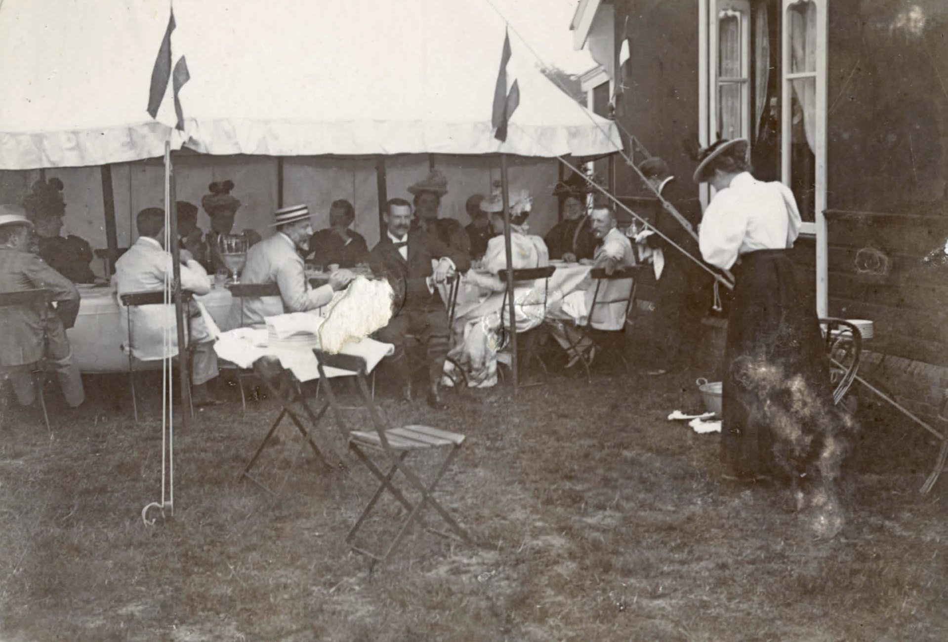 Tent op de Haagsche - 1896
