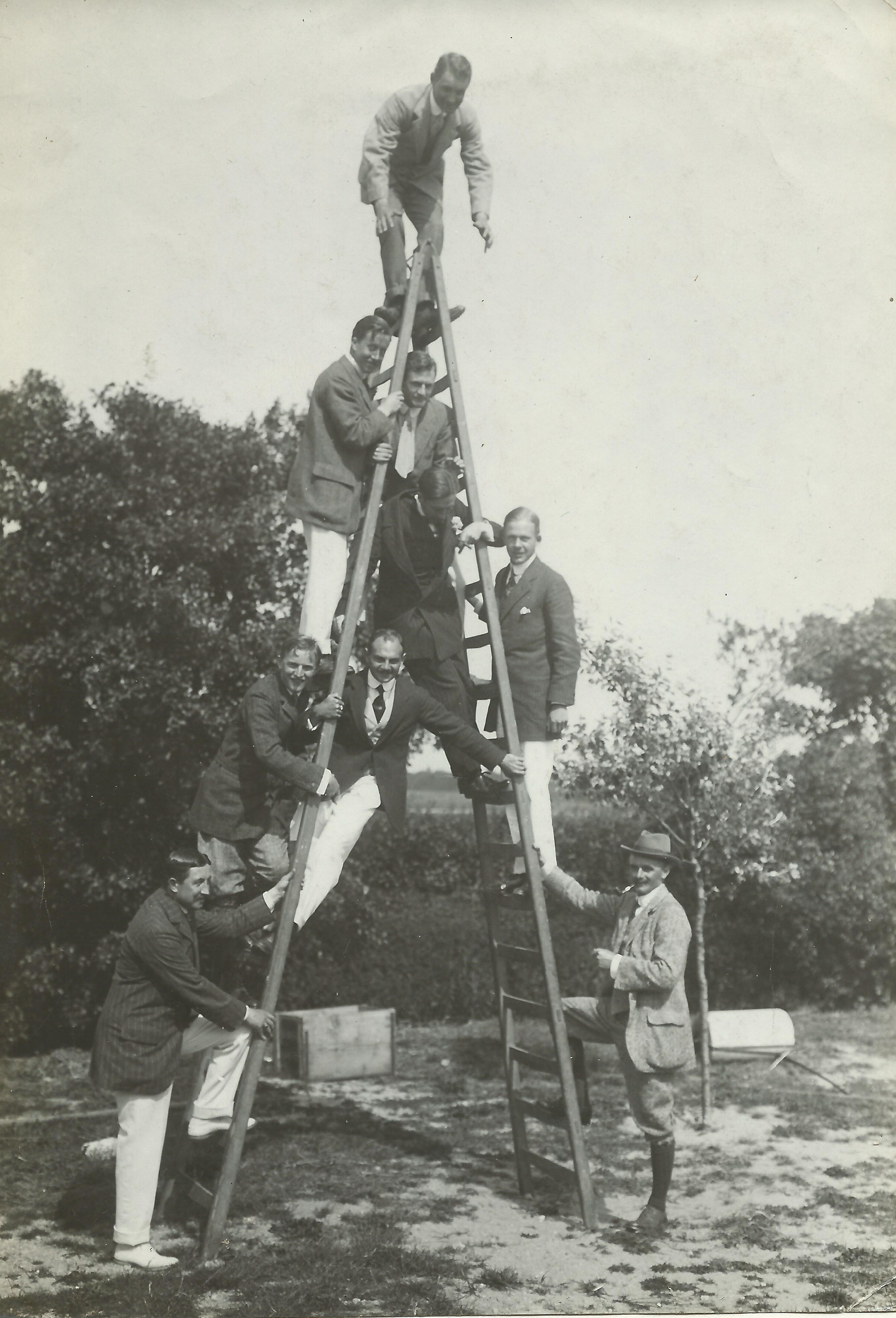Ladder met spelers op de Haagsche