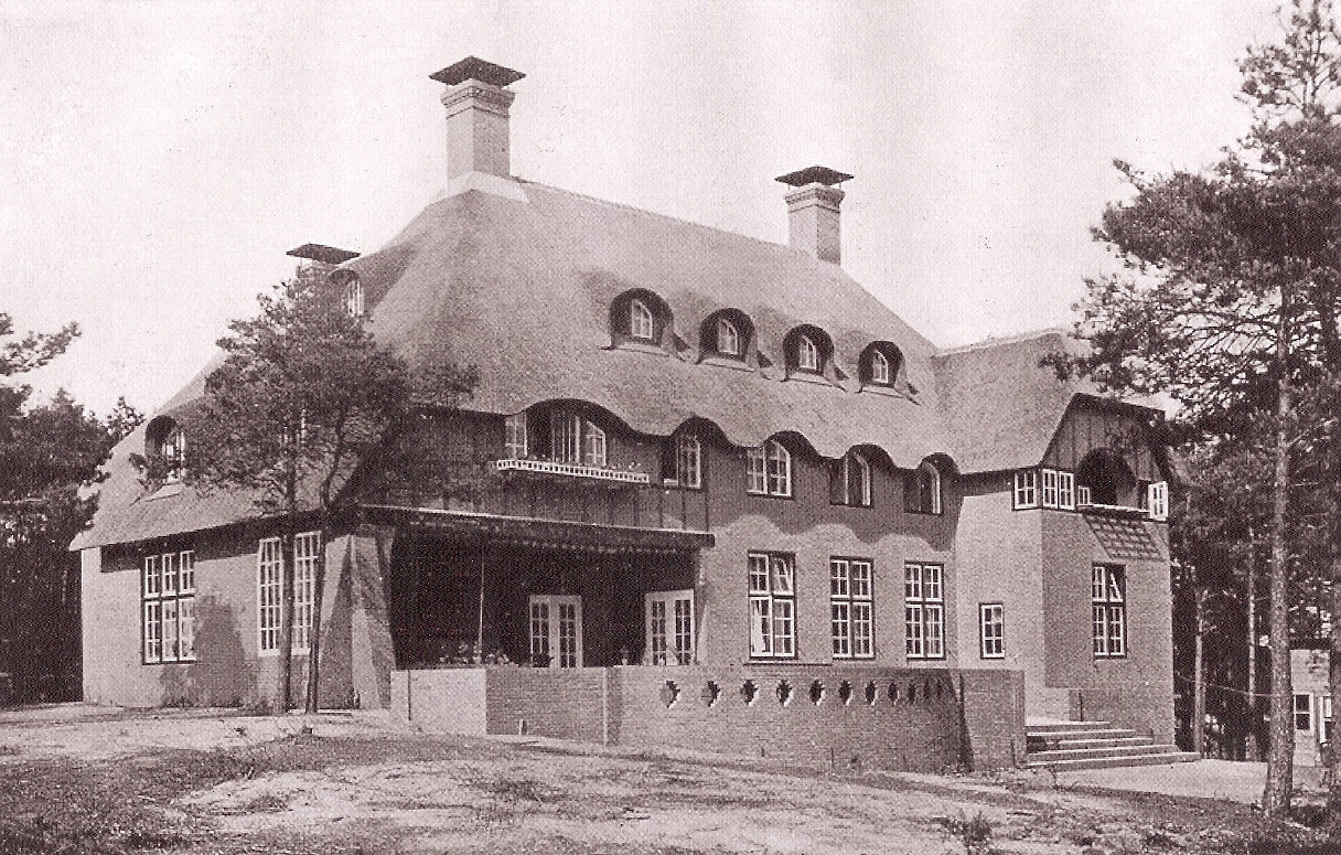 Clubhuis vanaf de terraskant