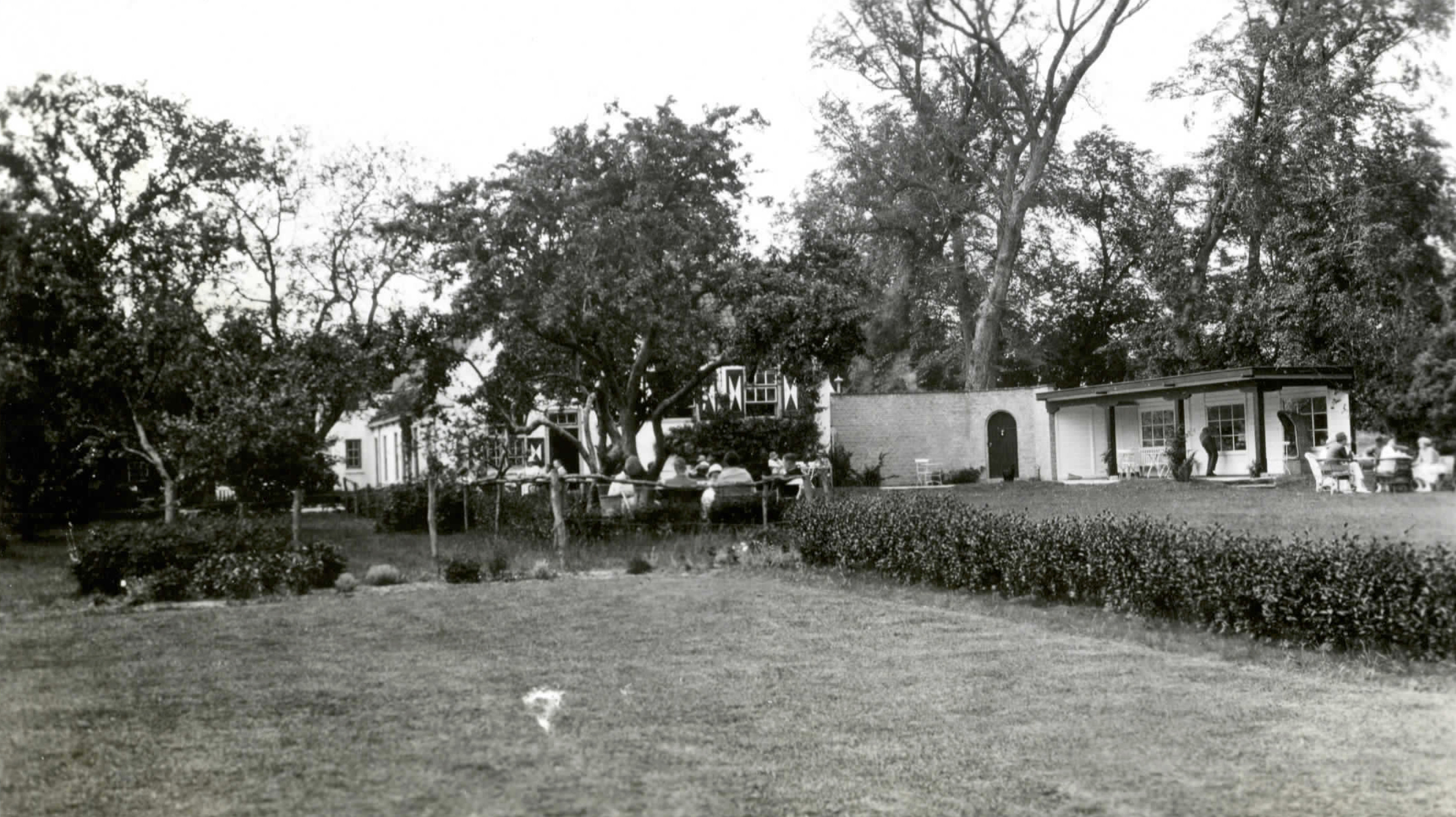 Boomgaard en serre bij clubhuis - 1923