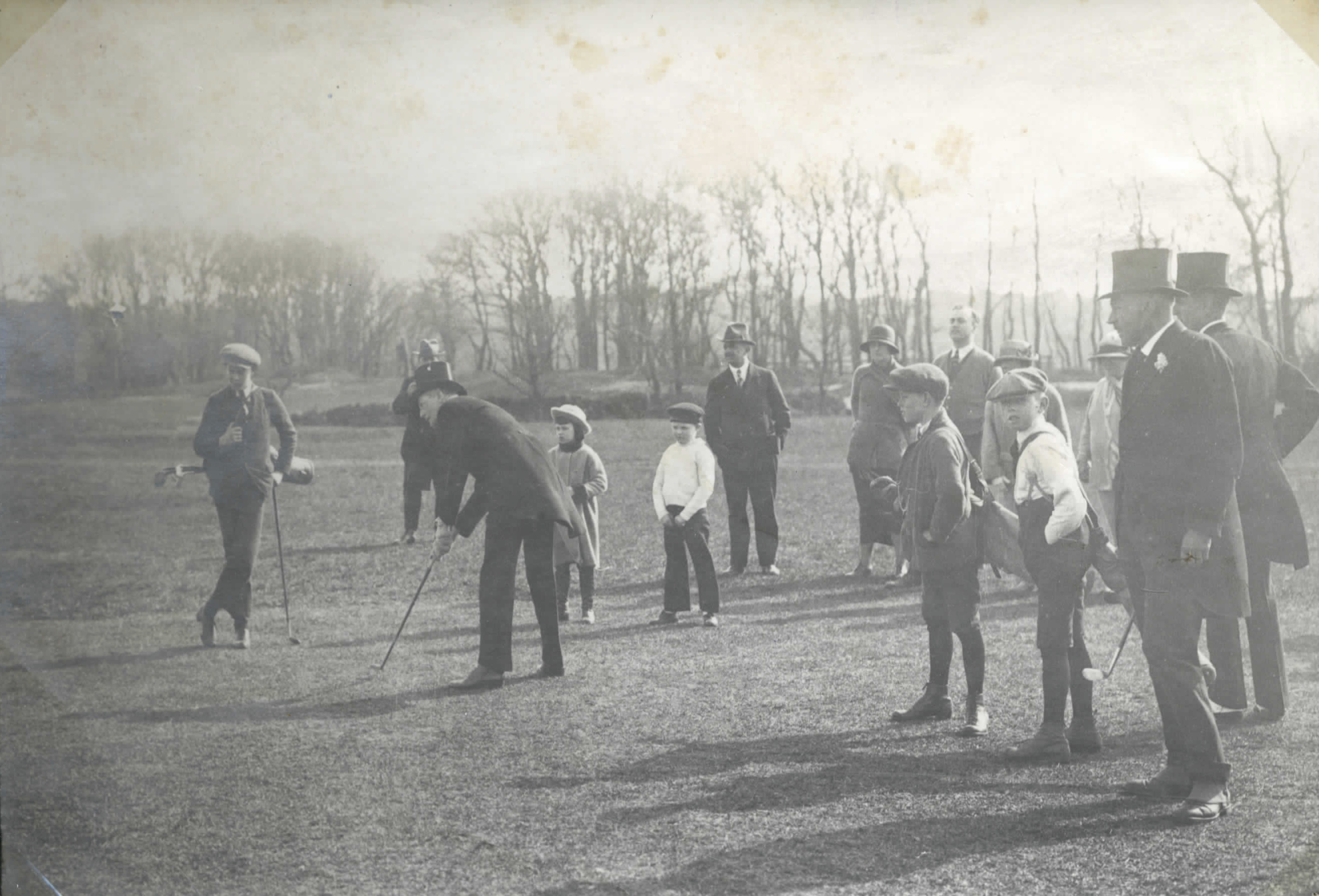 Hoge hoeden wedstrijd; P. Eschauzier; vd Esch - 1923