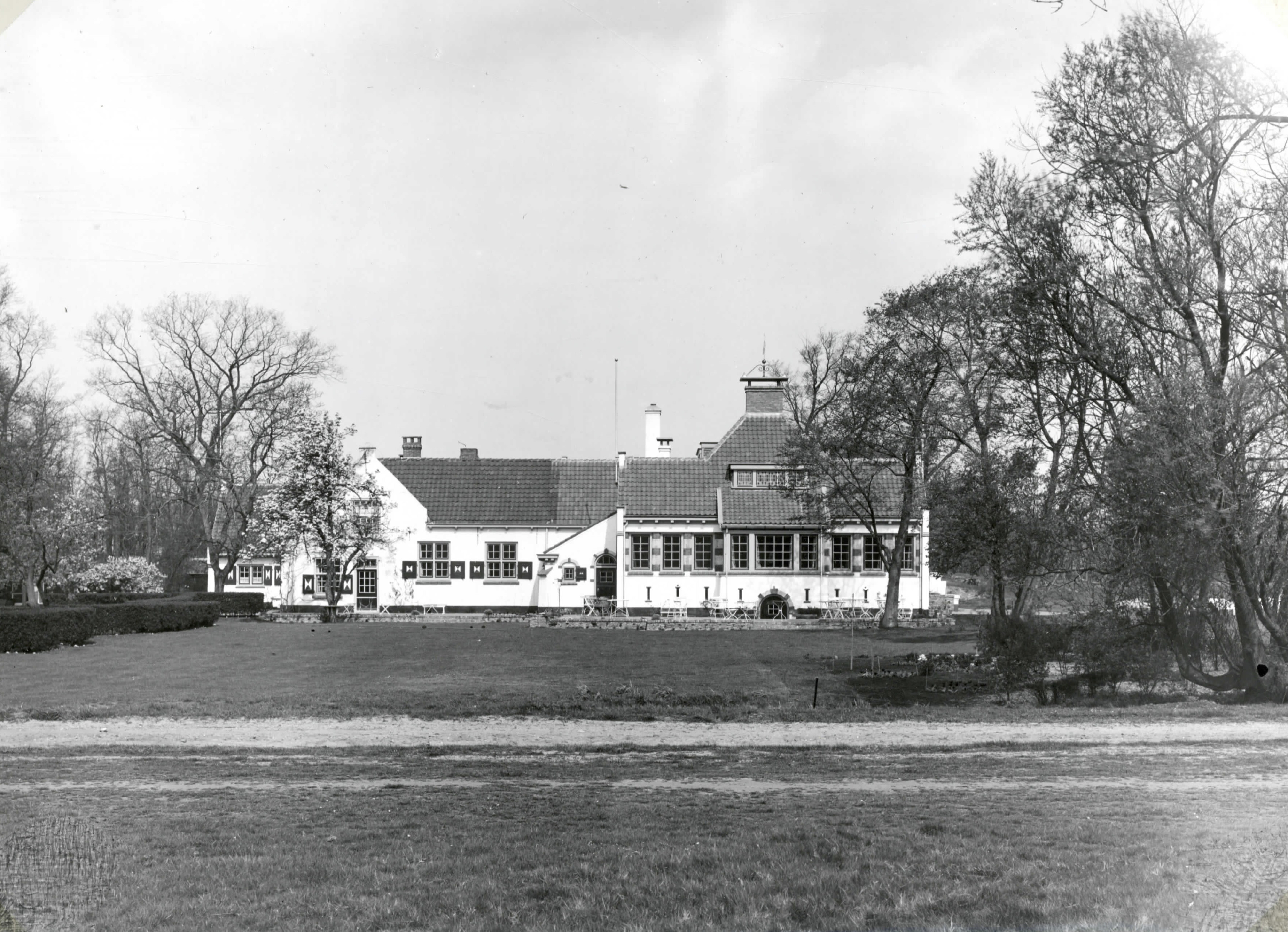 Deel van 18e green met clubhuis