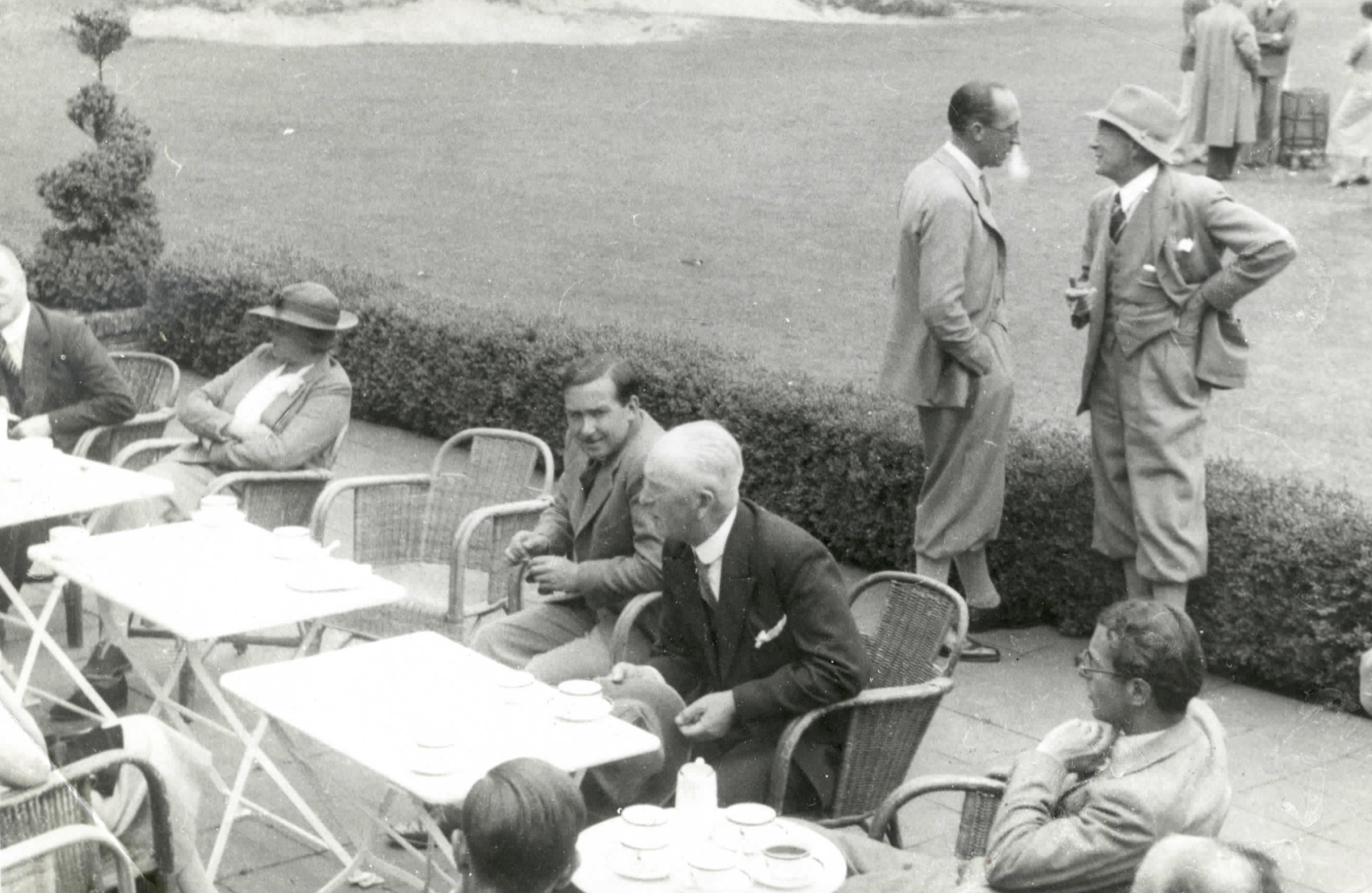 Snouck op het terras