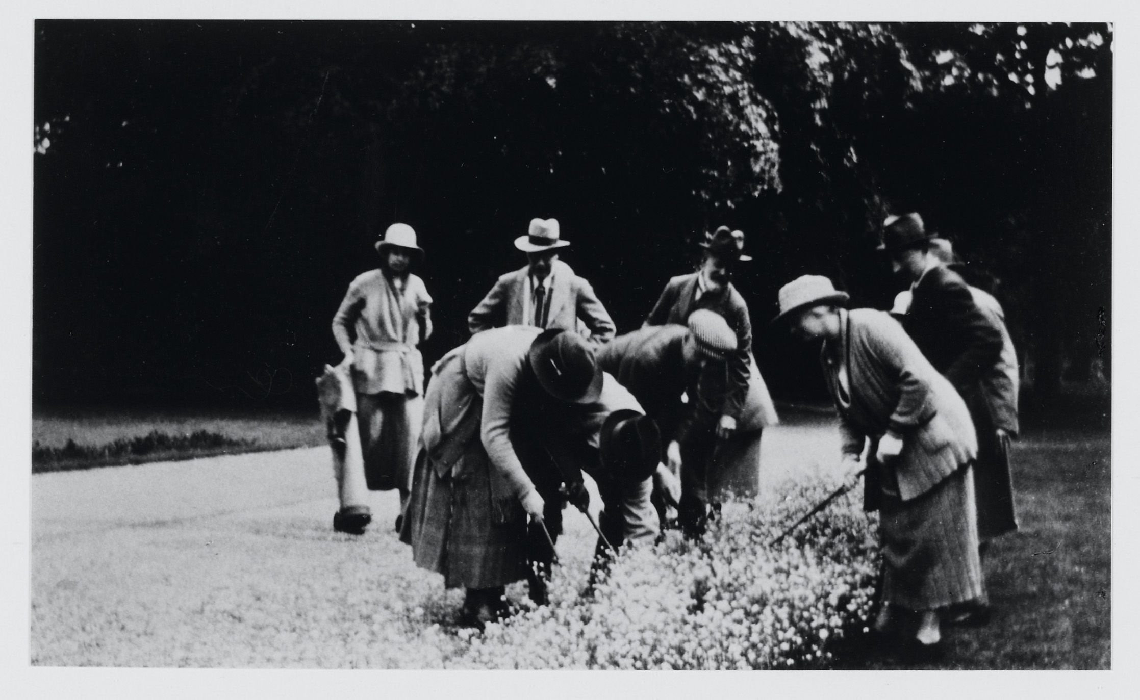 Golfpartij in park Waterland Velsen - Freule van Tets (16 juni) - 1923
