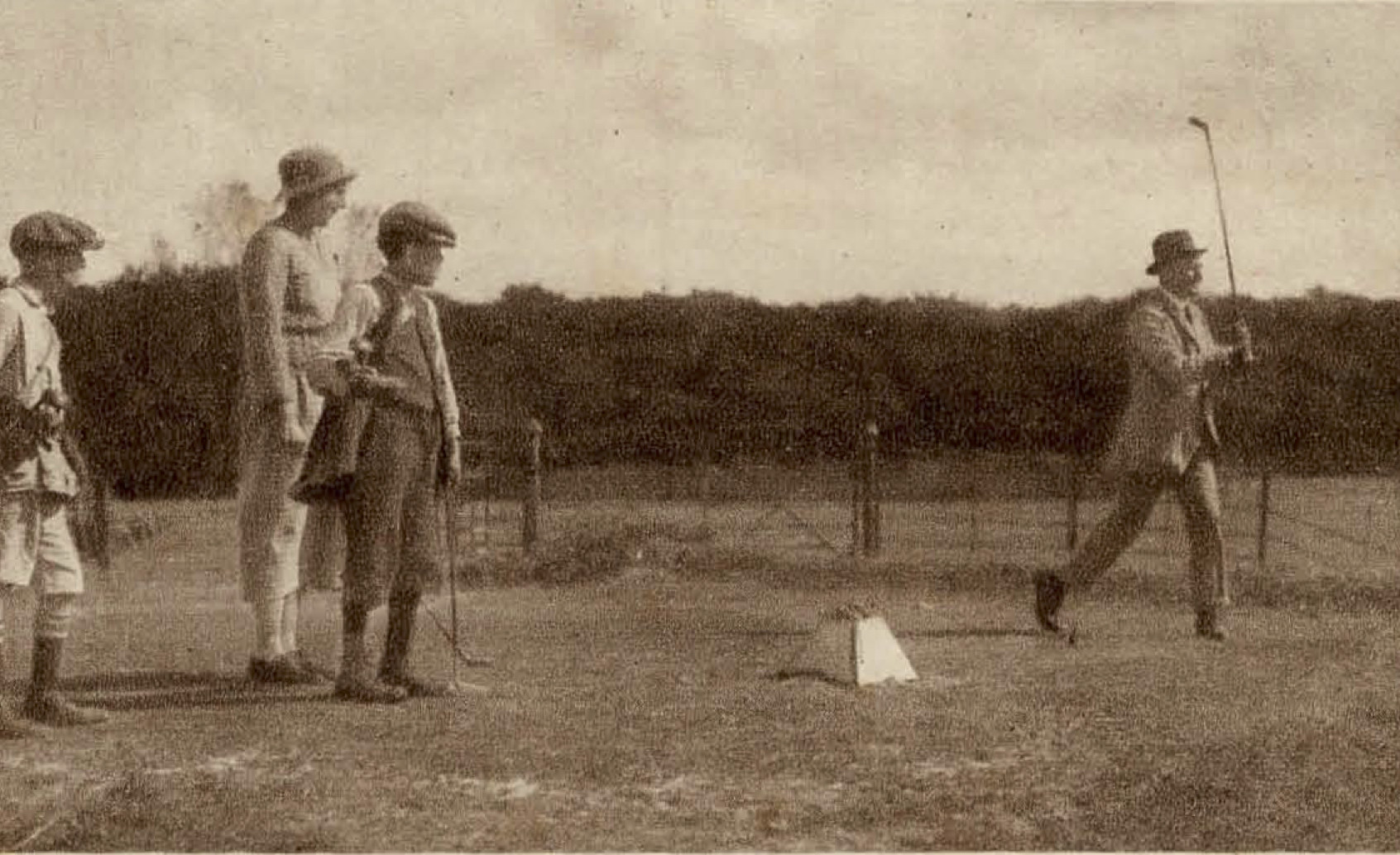 A.M. Snouk Hurgronje op de 2e tee - 1922