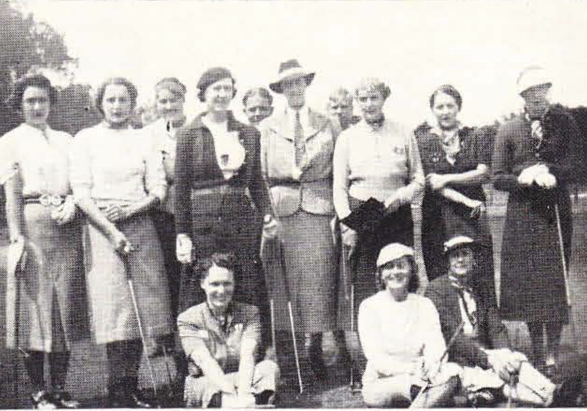 Deelneemsters estafettewedstrijd - 1938