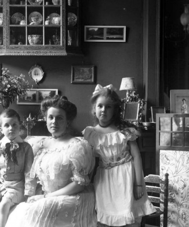 A.H. Schuurbecque Boeye-Labouchere en kinderen - 1906