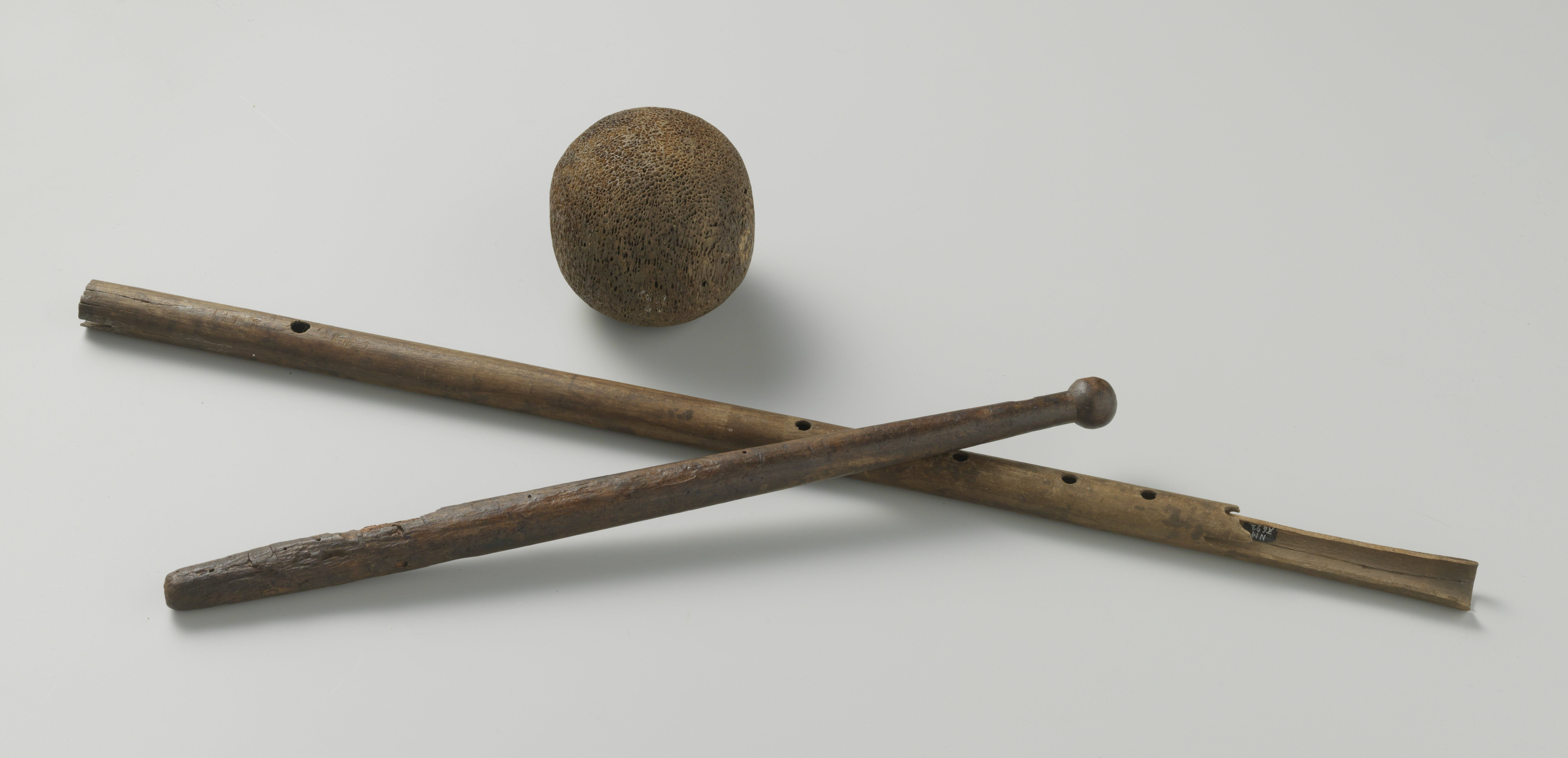 Colfbal van walvisbeen. Ca. 1596