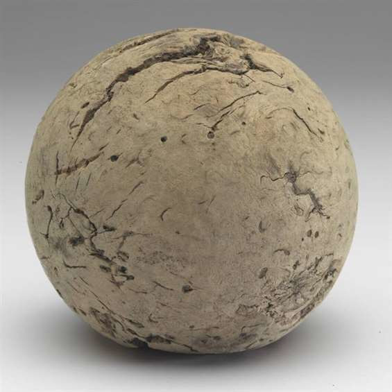 Colfbal van buxushout. 16e-eeuw