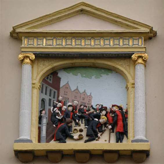 Gevelsteen, Beugelen