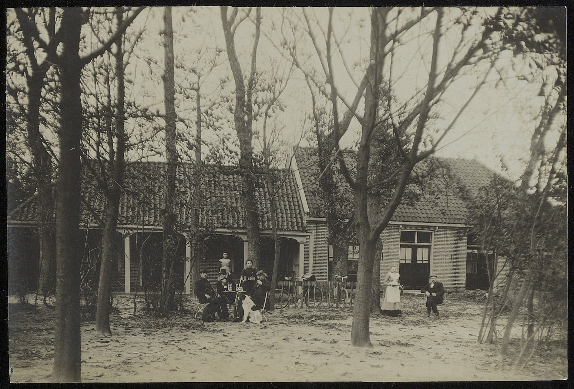 Anoniem, Herberg De Vriendschap aan de (Oude) Bergerweg te Bergen N.H. Ca. 1880