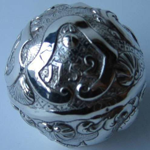 Zilveren kolfprijs met ophangoog. 1752