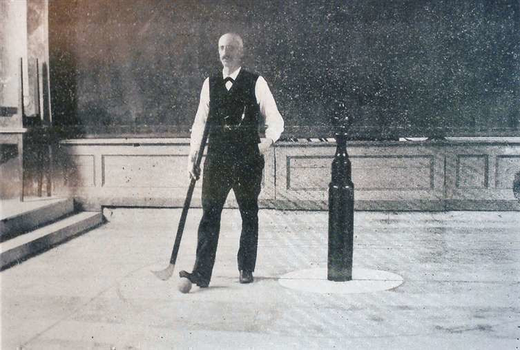 Klaas Tromp in De Doele, Bolsward. 1909