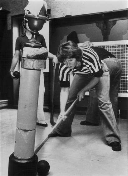 Gré Bakker-Bruijn, Wapen van Wijdenes. 1977