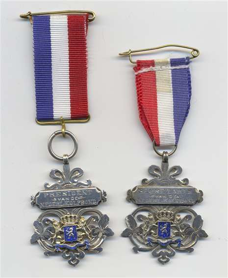 Waardigheidsinsignes. 1885