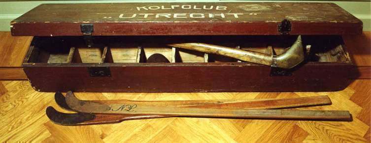 Klieken- en ballenkist, St. Eloyen Gasthuis