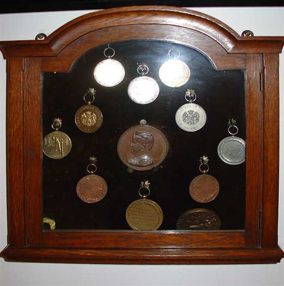 Medaillekastje, St. Eloyen Gasthuis. 1918